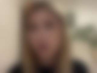 Mia's Live Sex Cam Show