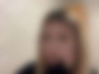 Live cam show with Mia - Squirt Blonde Hair on Dare Cams