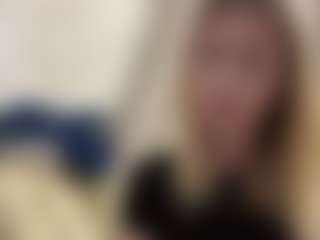 Live cam show with Mia - Striptease on CamClone