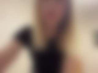 Live cam show with Mia - Natural on Milfs Live