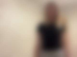 Live cam show with Mia - Bedroom on Dolls Live