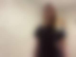 Live cam show with Mia - Blue Eyes on slutload
