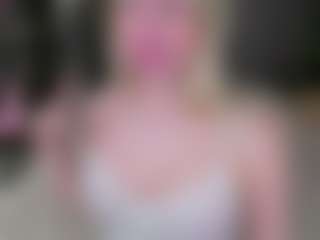 Live cam show with curvybby1 - Striptease MILF on liverealitysex.com