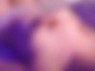 Live cam show with Kate - Petite on livesuperchat.net