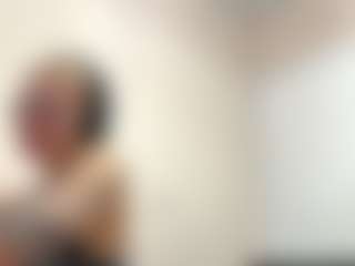 Live cam show with Rachel - Big Ass on Livezox