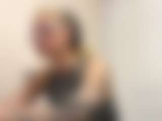 Live cam show with Rachel - New Teen (18+) on Livezox