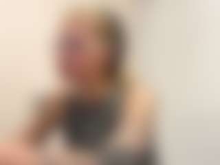 Live cam show with Rachel - Blonde Hair Teen (18+) on dropp.cam
