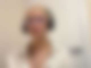 Live cam show with Rachel - Squirt Blonde Hair on Dolls Live