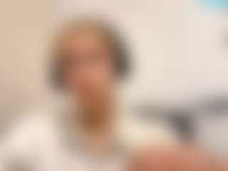 Live cam show with Rachel - Oil on livesuperchat.net