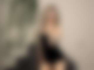 Live cam show with Rachel - Flashing on AdultVida.com