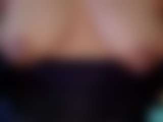 Fluffykittyhole's Live Sex Cam Show