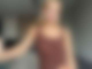 KyleBeatty MILF webcam performer live streaming
