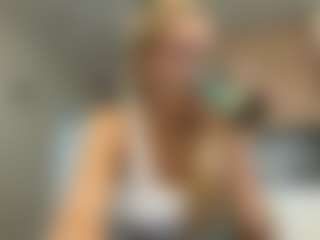 Live cam show with KyleBeatty - College Curvy on Camiplay Live