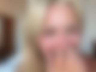 Live cam show with KyleBeatty - College Curvy on livesuperchat.net
