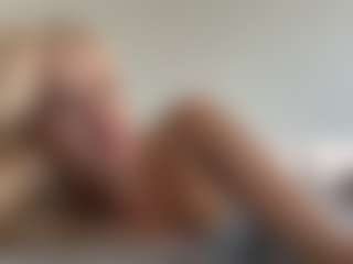 Live cam show with KyleBeatty - Petite MILF on Camsoda
