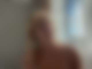 Live cam show with KyleBeatty - College MILF on Camsoda