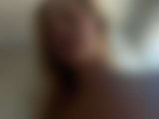 Live cam show with KyleBeatty - Bedroom MILF on sexylive.show