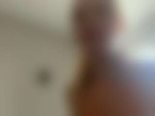 Live cam show with KyleBeatty - Bedroom MILF on Streamer API