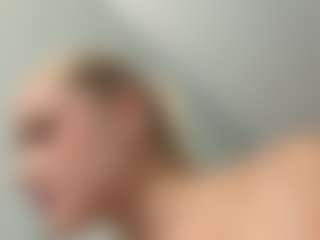 Live cam show with KyleBeatty - Curvy MILF on Camsoda