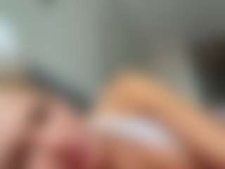 Live cam show with KyleBeatty - Brown Eyes Mature on SinfulBabes