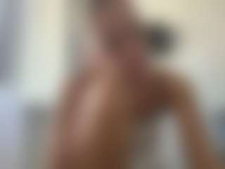 Live cam show with KyleBeatty - Drinking on StripNow