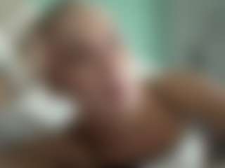 KyleBeatty MILF webcam performer live streaming