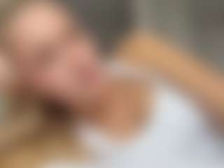 Live cam show with KyleBeatty - College Latina on crypto-cams