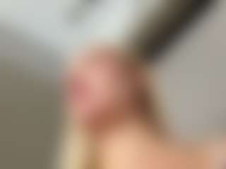 Live cam show with KyleBeatty - Eating Pussy on Mixed Magazine Live