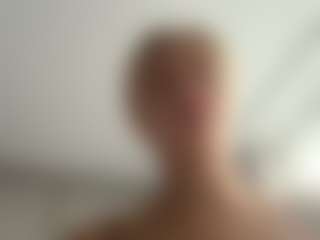 Live cam show with KyleBeatty - College Mature on Camsoda
