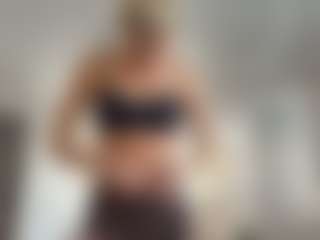 Live cam show with KyleBeatty - Petite on Dare Cams
