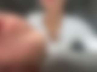 Live cam show with KyleBeatty - Petite MILF on liverealitysex.com