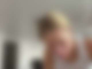 Live cam show with KyleBeatty - Ass Clapping on livesuperchat.net