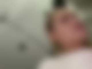 Live cam show with KyleBeatty - Skinny MILF on Camsoda
