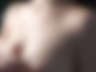 Live cam show with MarquittaCandee - Oil on Camming Site