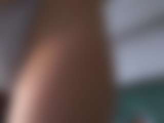 Live cam show with MarquittaCandee - Suck on CamwithHer
