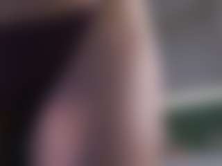 Live cam show with MarquittaCandee - Flash on Cam Slut