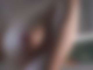 Live cam show with MarquittaCandee - Twerking on CamClone