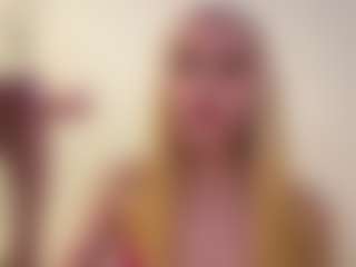 Live cam show with MedaSchur - Big Ass on Dolls Live
