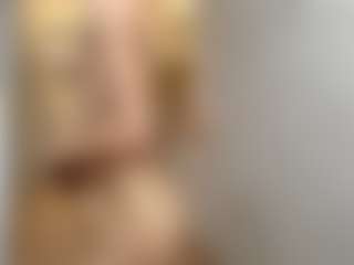 Live cam show with MedaSchur - Athletic Amateur on Camsoda
