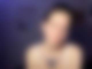 Live cam show with OtiliaGuillama - Athletic on Camversity
