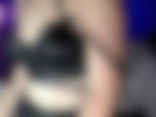 Live cam show with CherryxxLuna - Role Play on chickslive.net