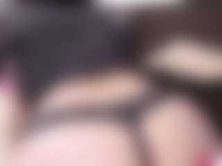 Live cam show with Hilary-Parra - Foot Fetish Brown Hair on AdultVida.com