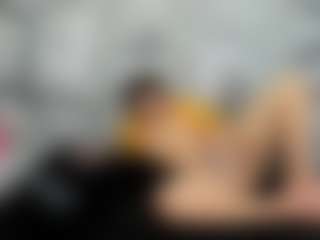 Live cam show with isabela - Bedroom on hrnylive.com
