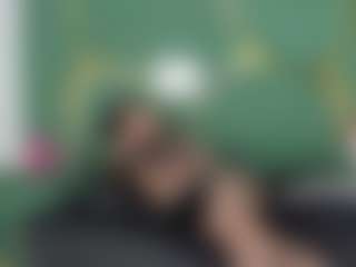 Live cam show with isabela - Brunette Hair on CamClone
