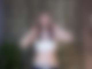 Live cam show with VIKI - New Squirt on friskycurves.com