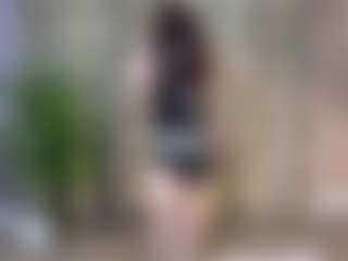 Live cam show with VIKI - Public on StripNow