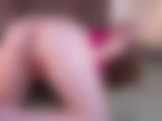 Live cam show with SharleneZinser - Average on Dare Cams
