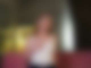Live cam show with SharleneZinser - Tittyfuck on xheatlive.com