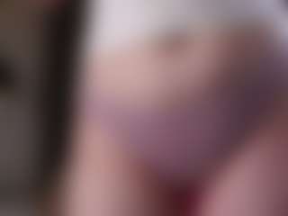 Live cam show with SharleneZinser - Blonde Hair Petite on Camsoda