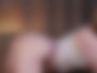 Live cam show with SharleneZinser - Blonde Hair Petite on Camsoda